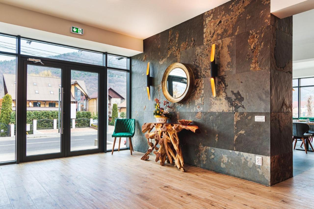 Hotel Domnitei Călimăneşti Exteriér fotografie