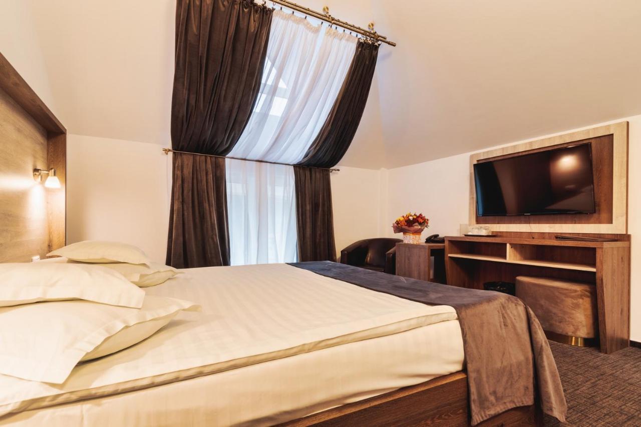 Hotel Domnitei Călimăneşti Exteriér fotografie