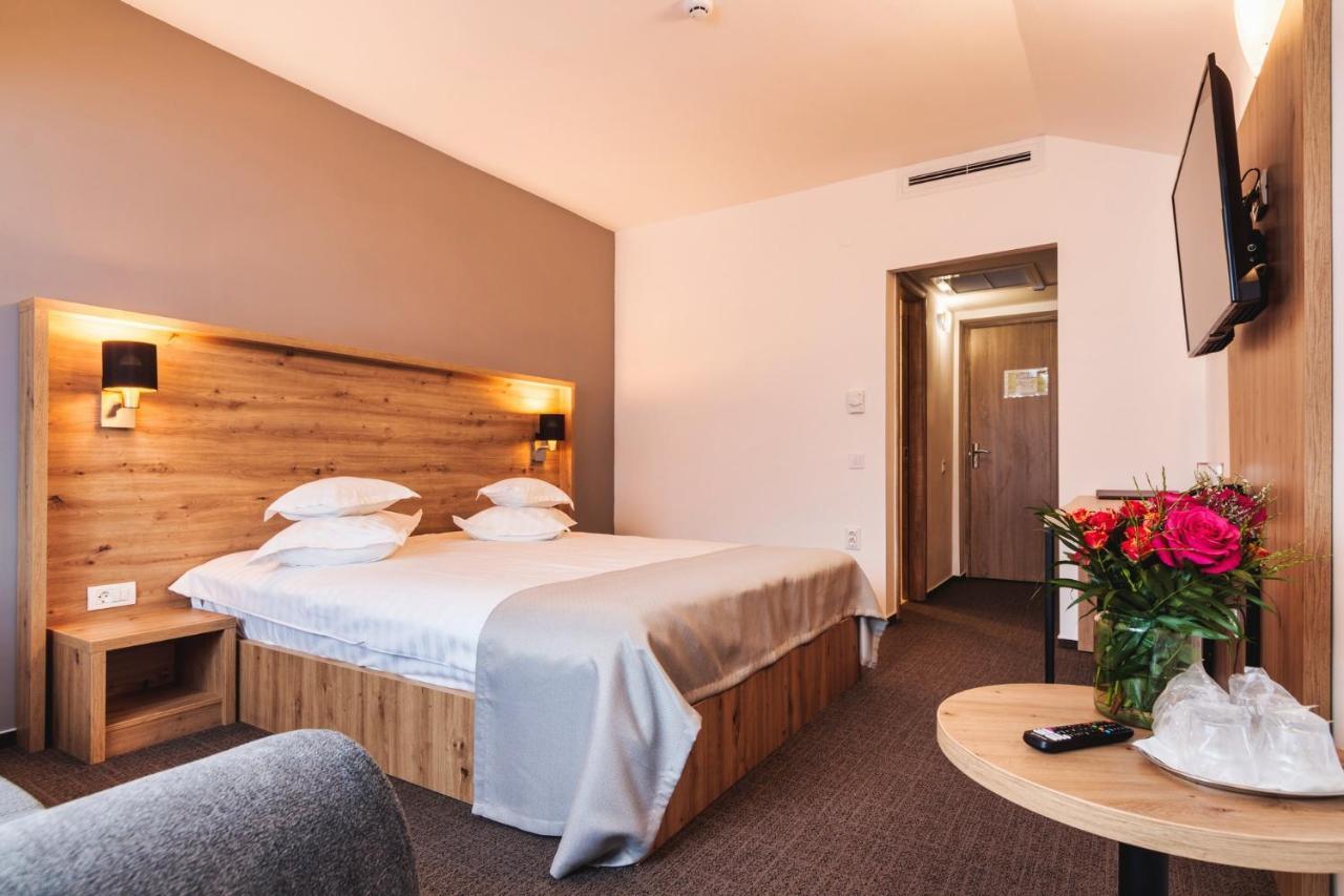 Hotel Domnitei Călimăneşti Exteriér fotografie